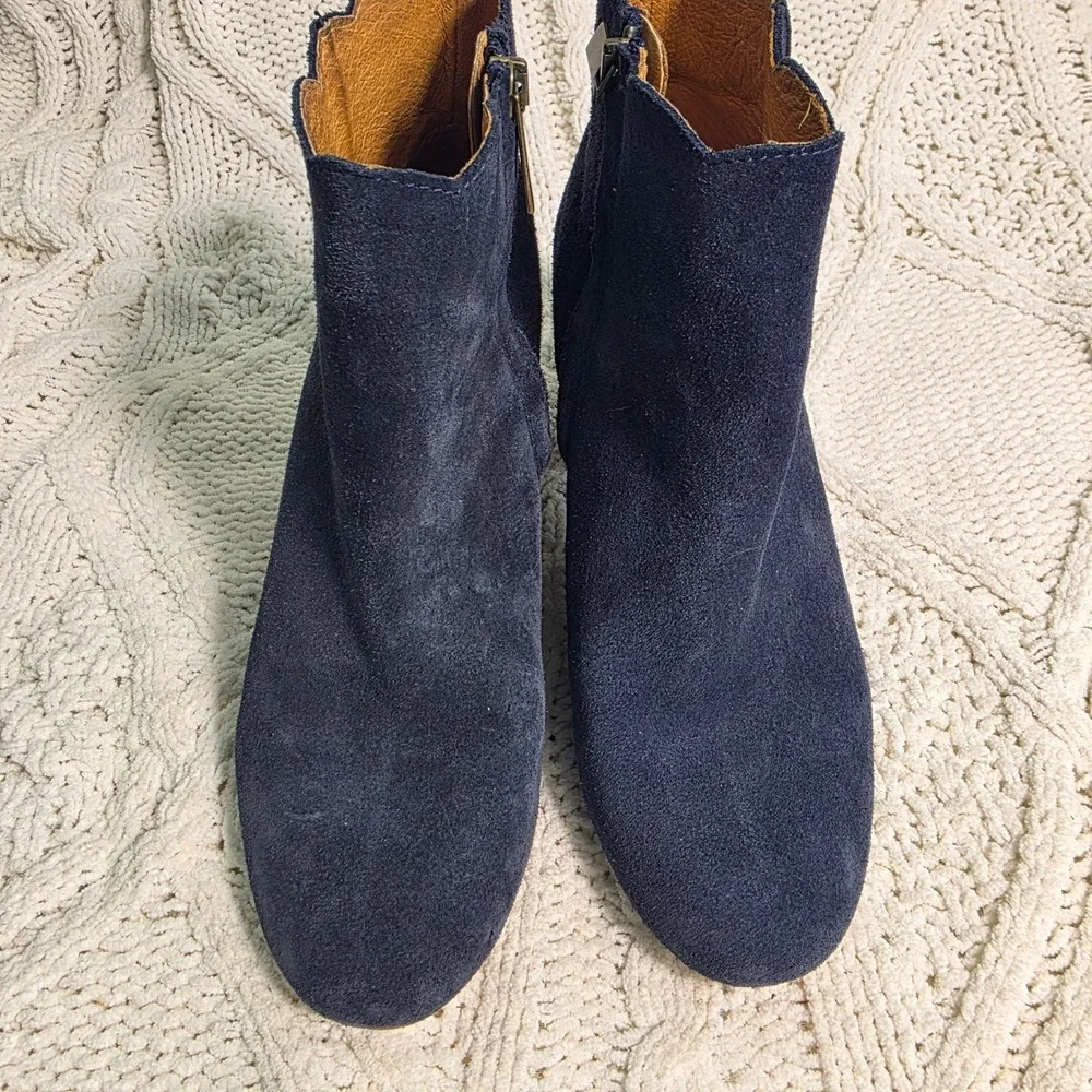 Andre Assous Soft Suede Scalloped Ankle Boots Booties Navy‎ Women 7 Excellent